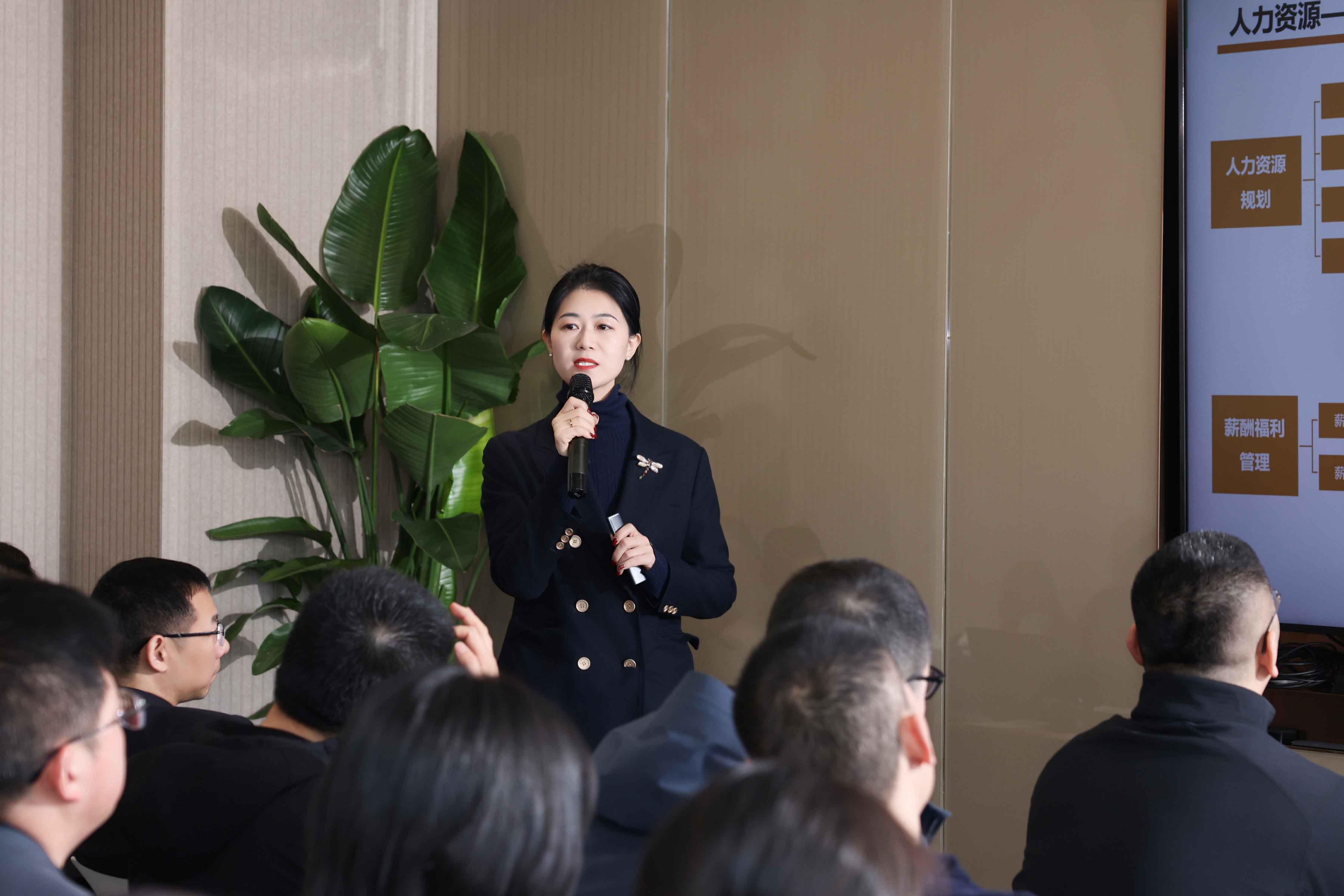 DN8A3054__10731829.jpg